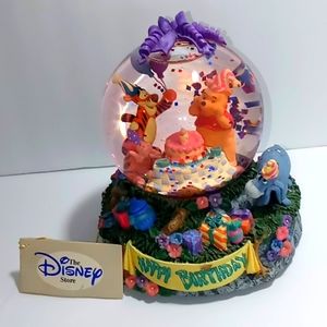 DISNEY'S WINNIE the POOH Simply Pooh Happy Birthday Snowglobe Retired